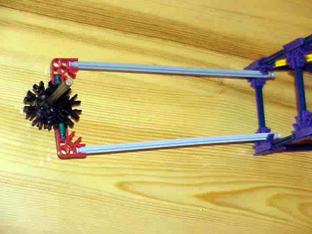 Free pulley rear base close up